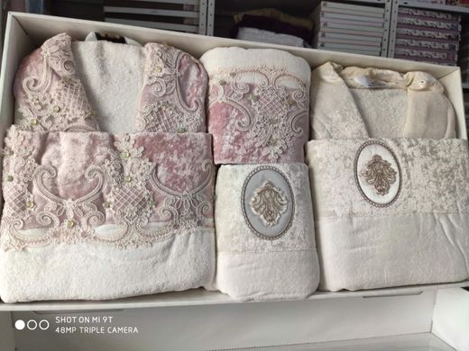 Семейный набор халат + полотенца Madame Dor Пудра/Крем